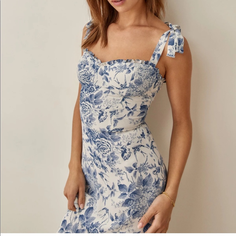 Reformation Nikita Pompadour in Size 6
